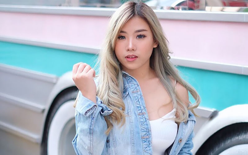 beautiful north korean girl in jacket