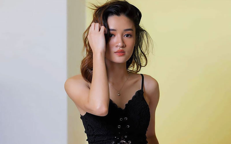 beautiful taiwanese bride in lingerie