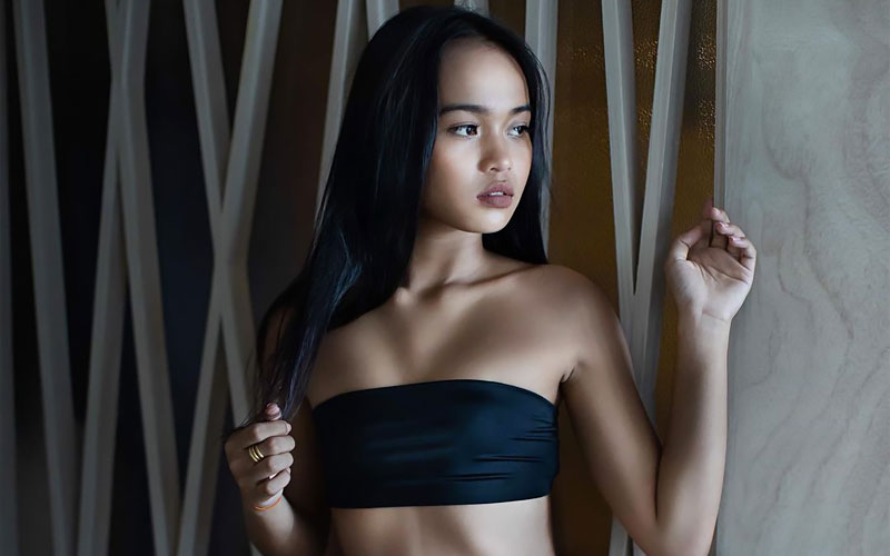 cute malaysian girl in top