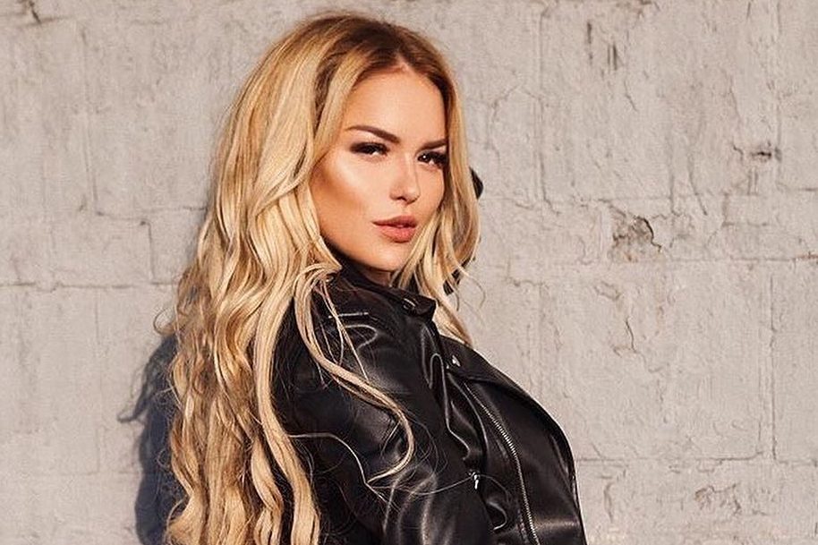 sexy lithuanian girl